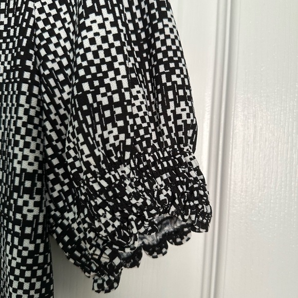 W5 size medium women’s top - Picture 3 of 6